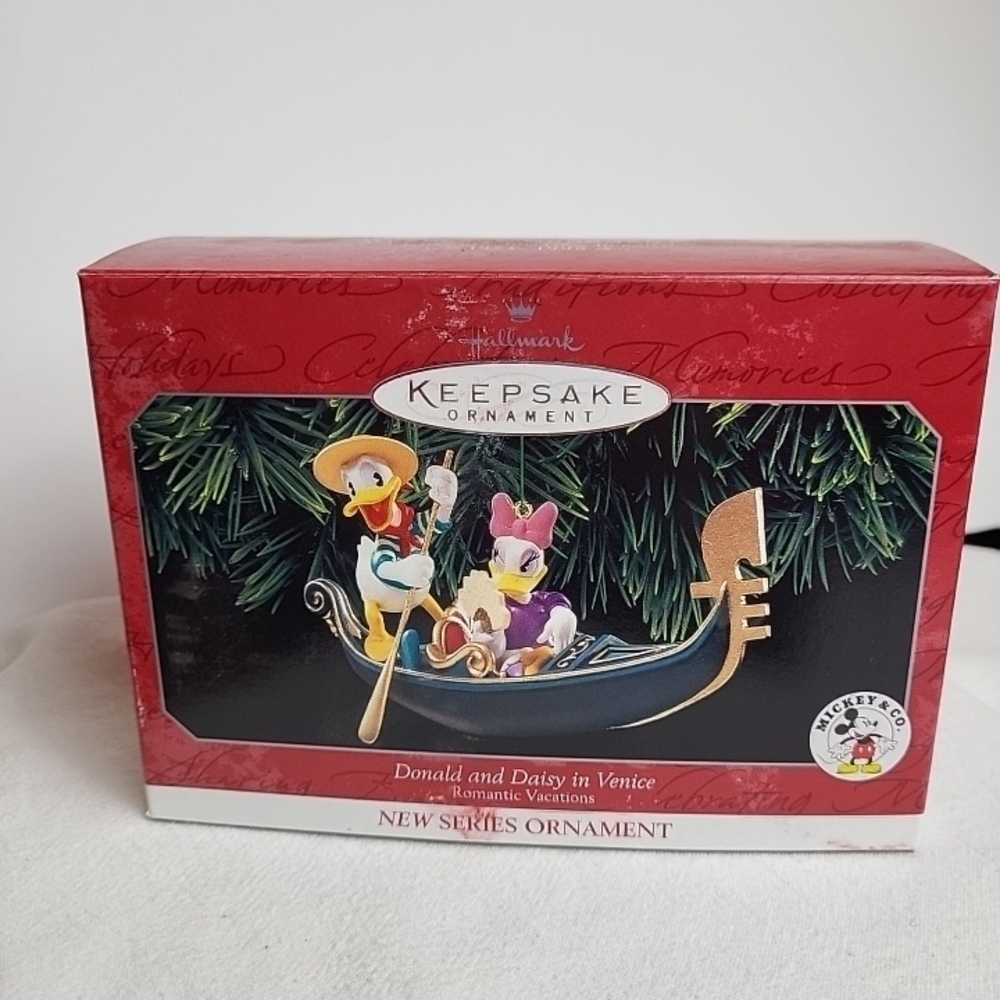 Hallmark Keepsake Ornament - Donald and Daisy in Venice